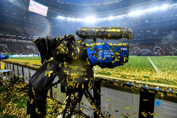 球场上每个 球场上每个